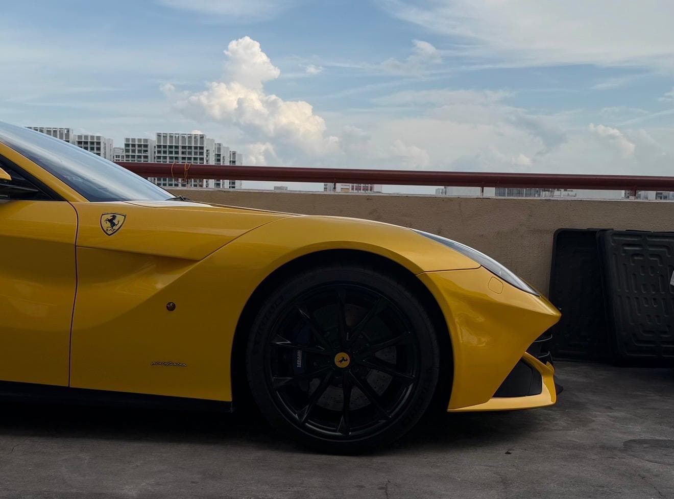 Ferrari F12 photo 4